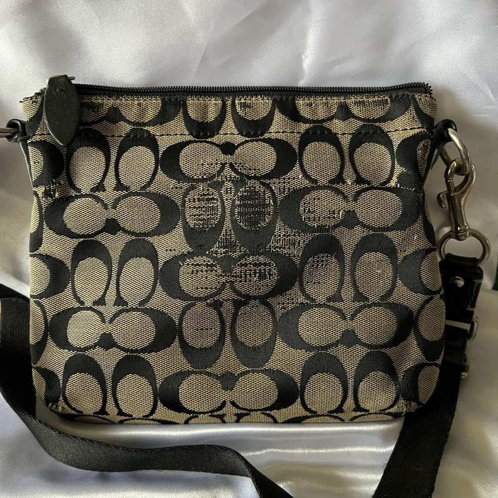 Coach Black and Tan Patterned Crossbody Bag ⭐️PROJECT⭐️ - Picture 2 of 5